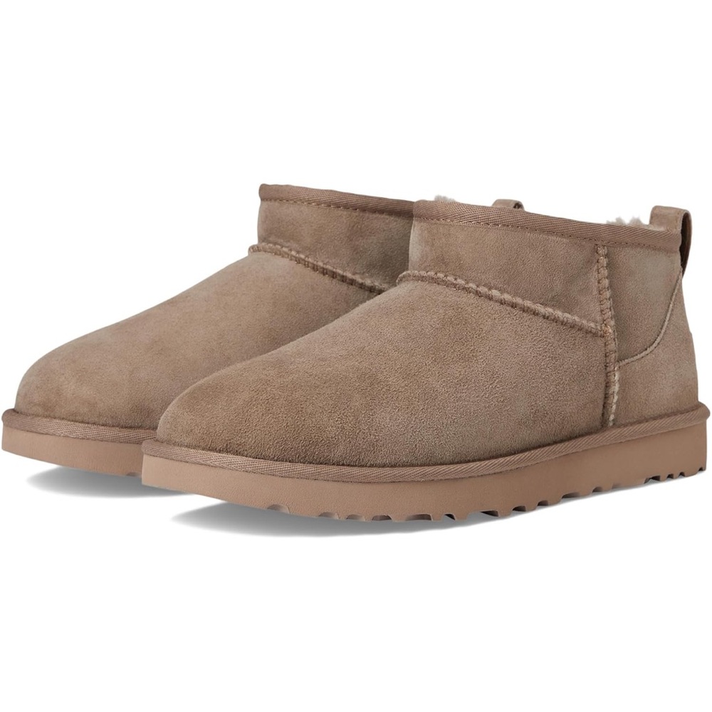 UGG Women's Classic Ultra Mini Boot NWT NEVER WORN